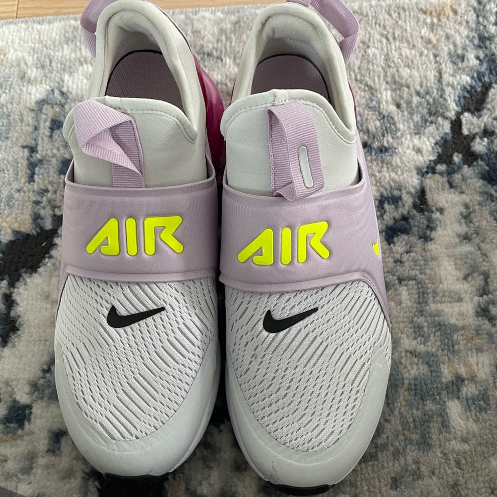 Women’s Nike Air Sneakers sz8